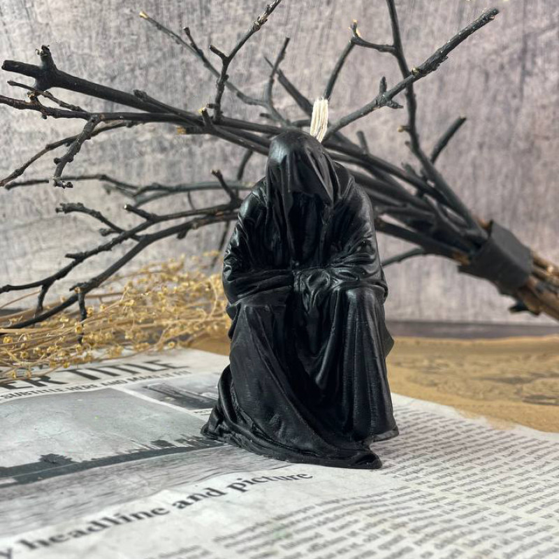 Воскова чорна свічка Безликий 8 см – ритуальна свічка для медитацій та очищення простору