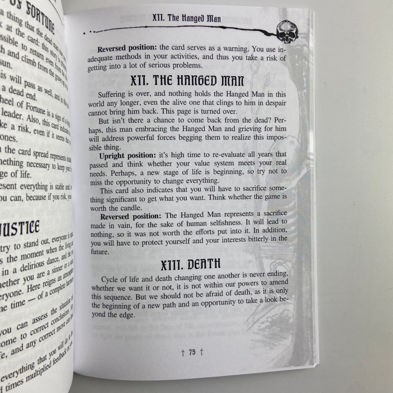 Подарунковий набір карт Таро Цвинтарне таро Necropolis Tarot книга і колода