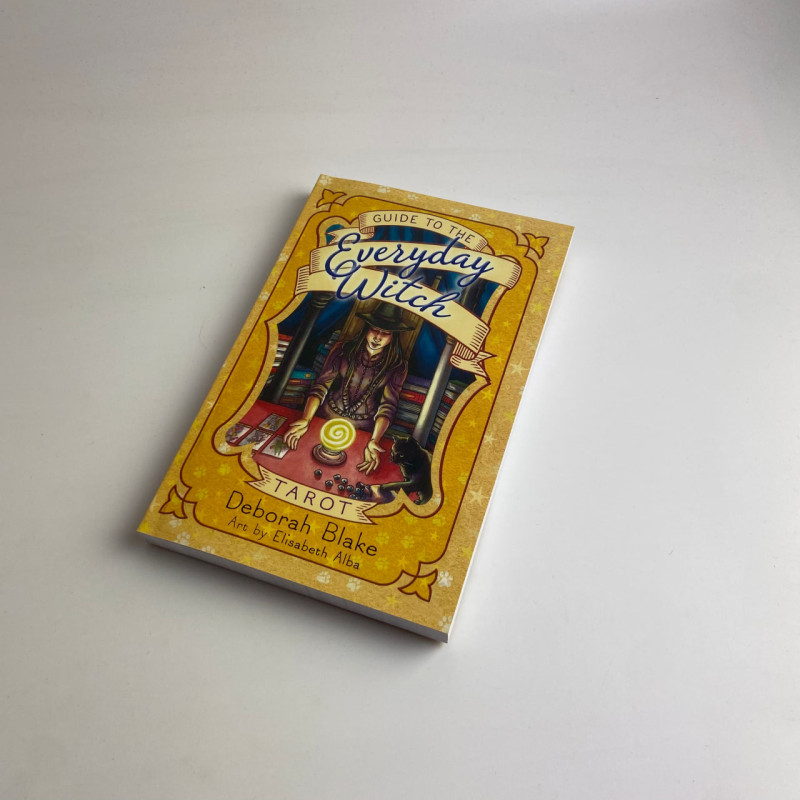 Подарунковий набір карти Таро Everyday Witch Tarot з книгою Deborah Blake
