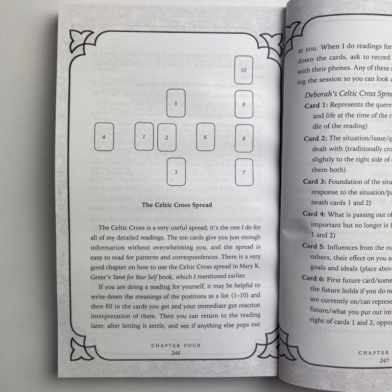 Подарунковий набір карти Таро Everyday Witch Tarot з книгою Deborah Blake