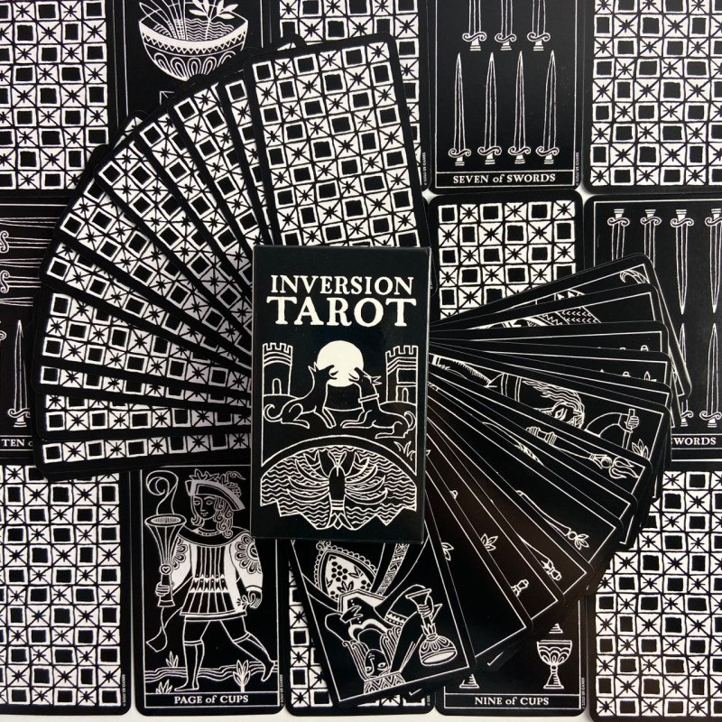 Таро-карты Inversion Tarot. Перевёрнутое Таро в марсельском стиле, карманная колода