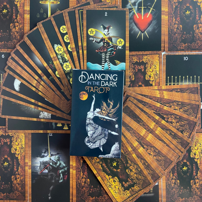 Карты Таро Dancing in the Dark Tarot «Танцы в темноте», уменьшенная колода
