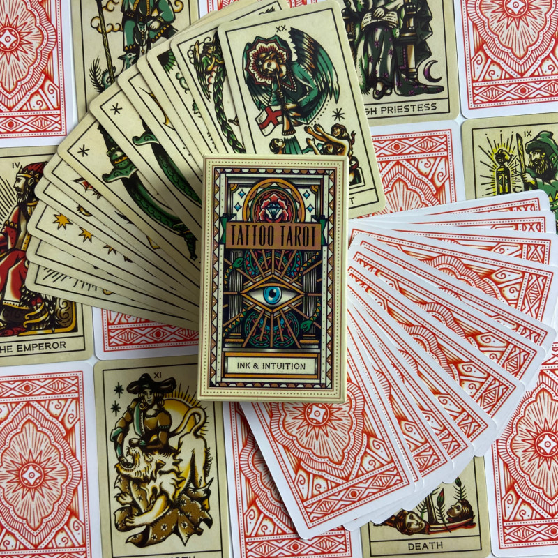 Карти Таро Tattoo Tarot Ink & Intuition у стилі тату, зменшена колода