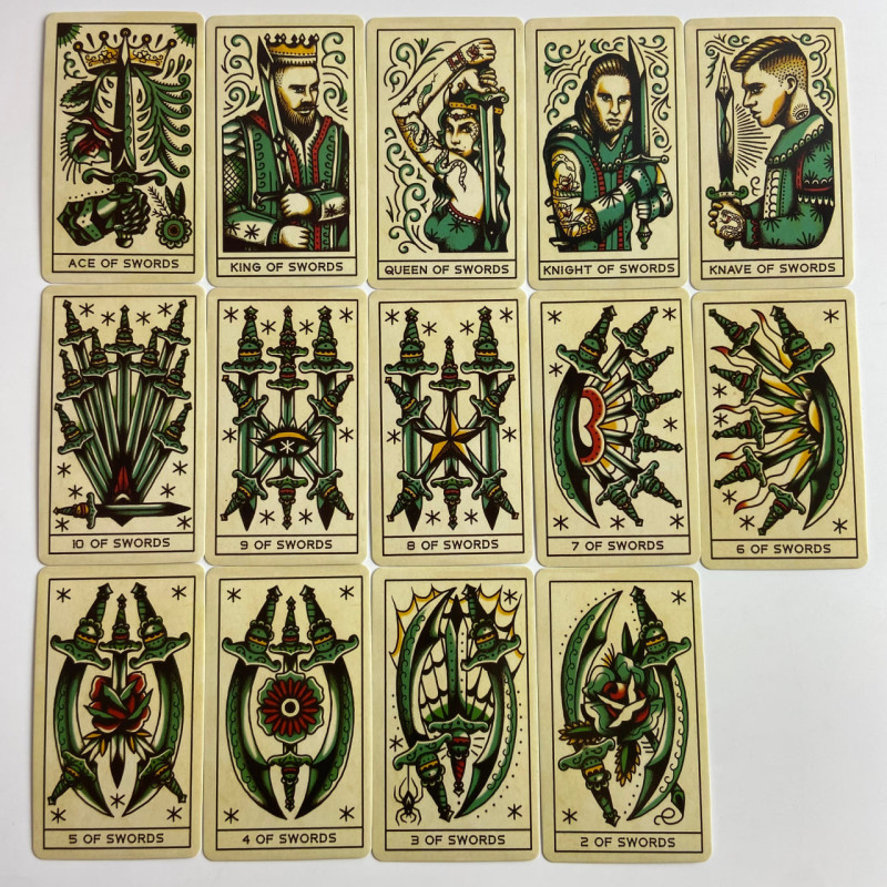 Карти Таро Tattoo Tarot Ink & Intuition у стилі тату, зменшена колода