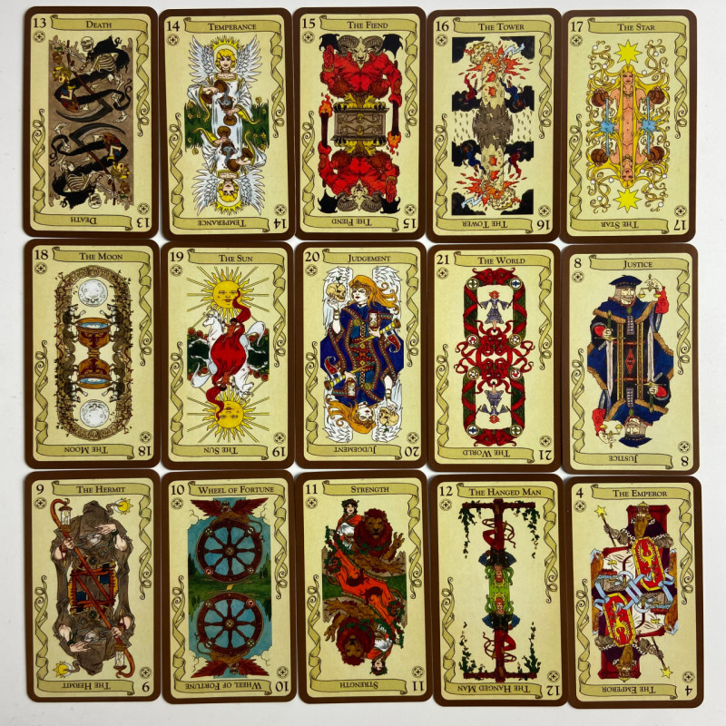 Карты Таро The Tarot of Loka — уменьшенная колода в средневековом стиле