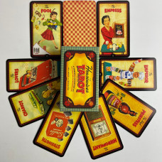 Карти Таро The Housewives Tarot Домогосподарок у стилі пінап ретро колаж