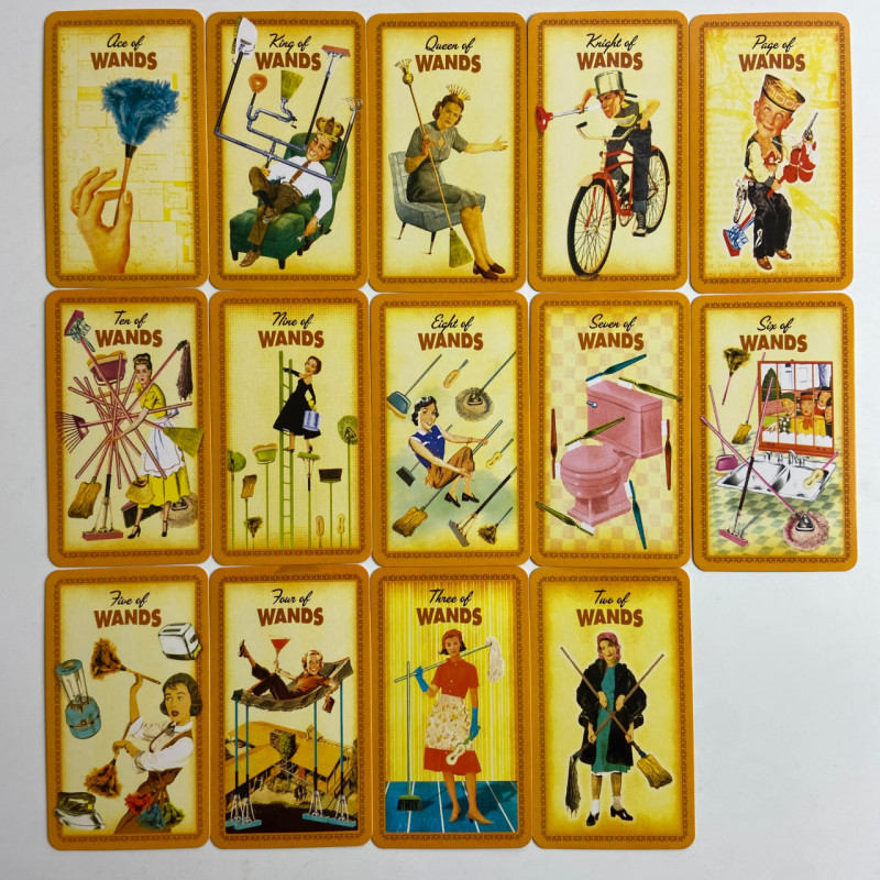 Карти Таро The Housewives Tarot Домогосподарок у стилі пінап ретро колаж