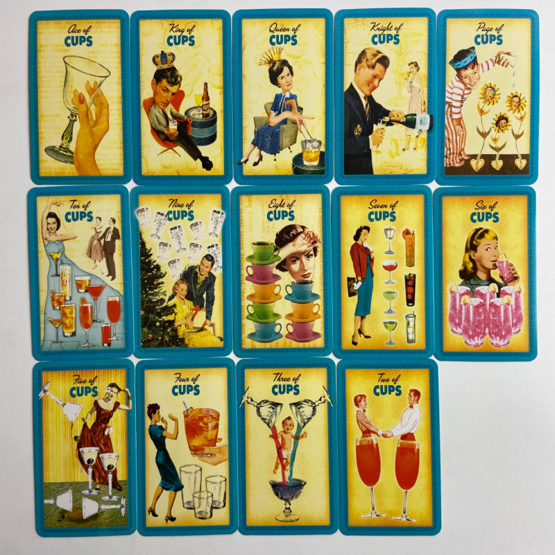 Карти Таро The Housewives Tarot Домогосподарок у стилі пінап ретро колаж