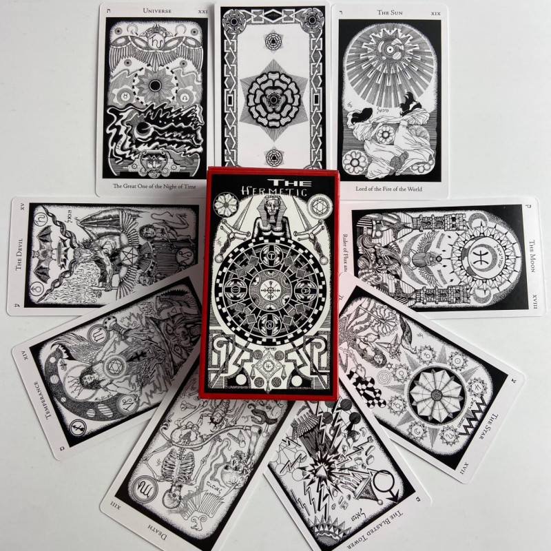 Карти Таро The Hermetic Tarot Герметичне Таро колода в чорно-білому стилі