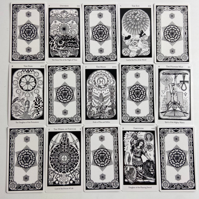 Карти Таро The Hermetic Tarot Герметичне Таро колода в чорно-білому стилі